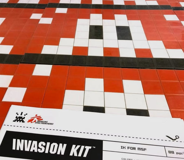 Invader "Invasion Kit #17 - Doctors Without Borders"